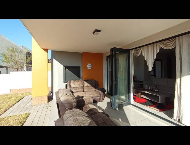4 BEDROOM HOUSE FOR SALE IN ROOIHUISKRAAL
